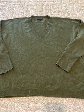 J Crew Cashmere Army Green V-neck Pullover Sweater Sz Large  3/4 Sleeve